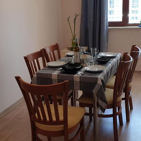 Family Holiday Apartments Breez 1 Varna Exteriör bild
