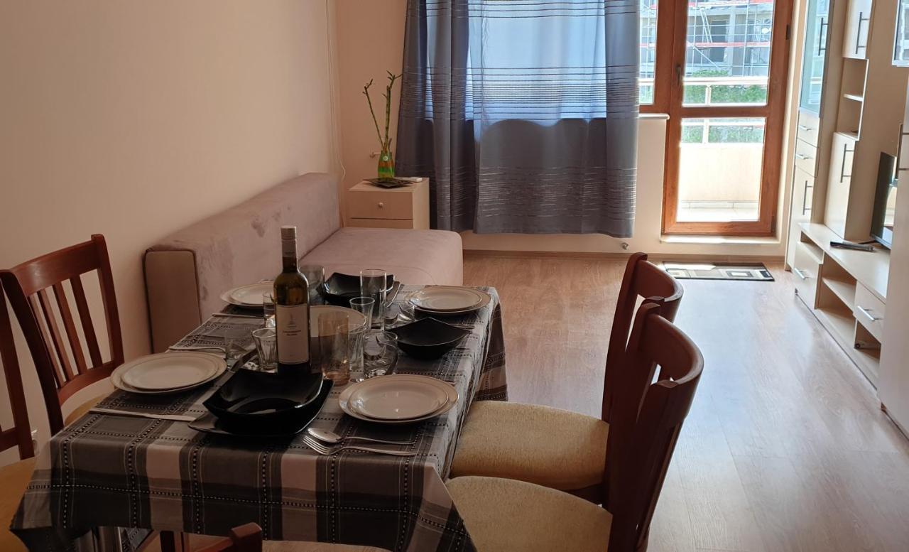 Family Holiday Apartments Breez 1 Varna Exteriör bild