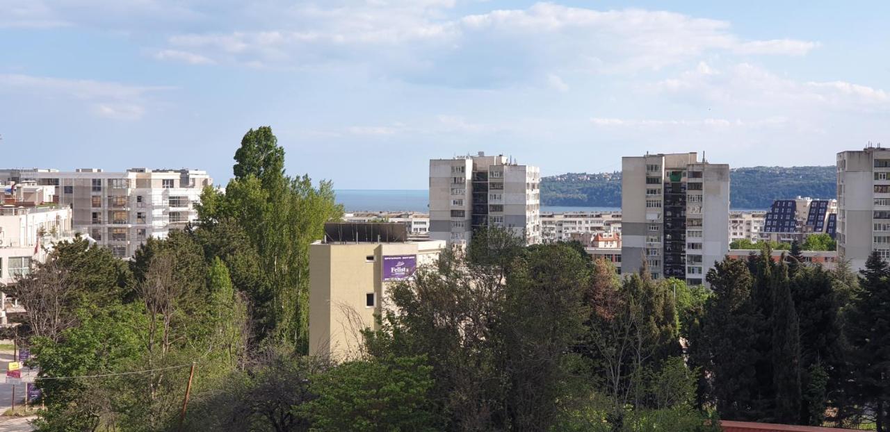 Family Holiday Apartments Breez 1 Varna Exteriör bild