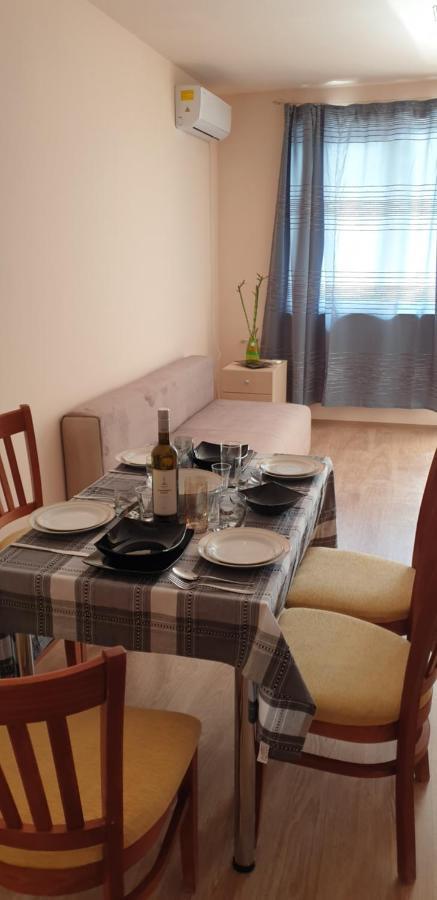 Family Holiday Apartments Breez 1 Varna Exteriör bild