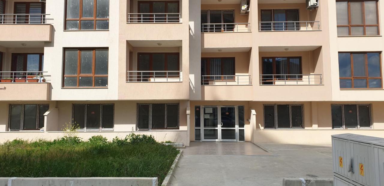 Family Holiday Apartments Breez 1 Varna Exteriör bild